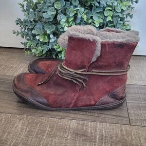 Camper Red Suede Ankle Boots fur Lining shoes Peu 40 9 shoes womens burgundy